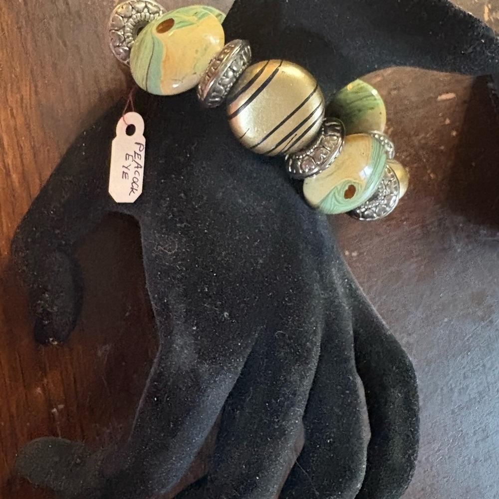 Elegant Peacock Eye Bracelet